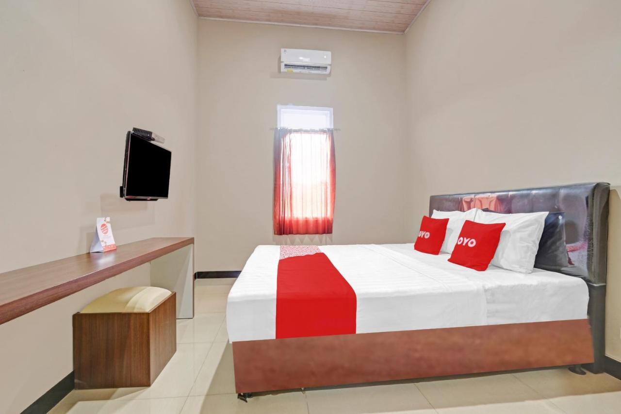 Oyo 90796 Hotel Mulya Indah Tambakmulya Экстерьер фото